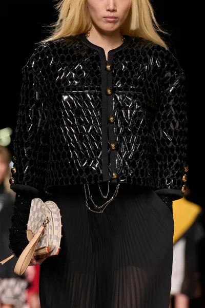 Look 93